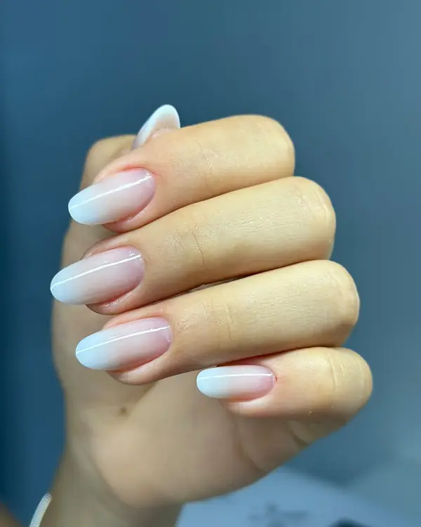 Unhas feitas por aluna da Maysa