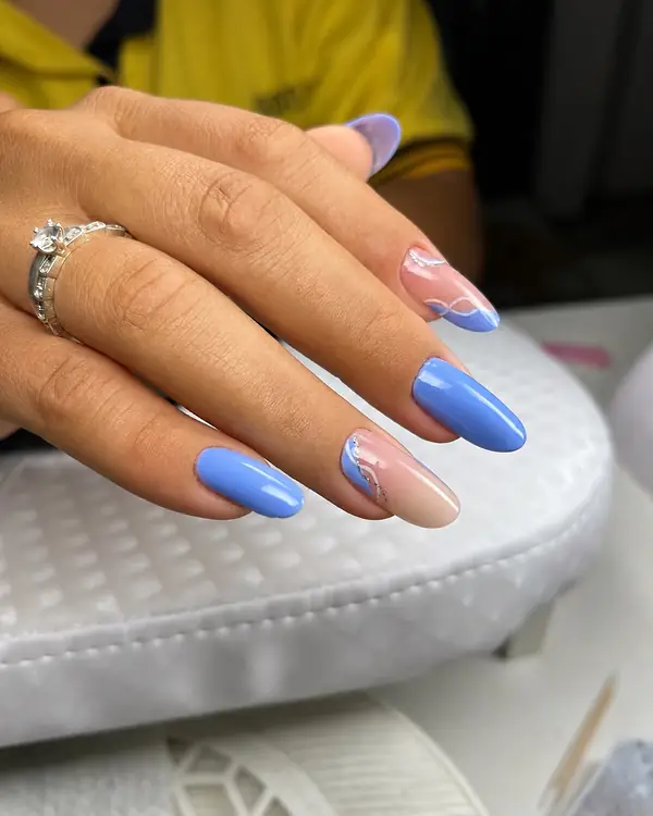 Unhas feitas por aluna da Maysa