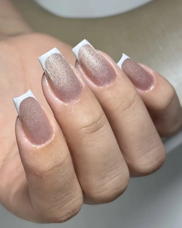 Unhas feitas por aluna da Maysa
